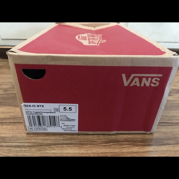 Vans - SK8 HI - black leather MTE with orange accent/ laces x. NWT boys 5.5 - Picture 5 of 5